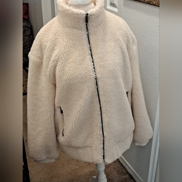 Vintage Furry Cream Zip Up Faux Fur Jacket     Size XL - Picture 4 of 8